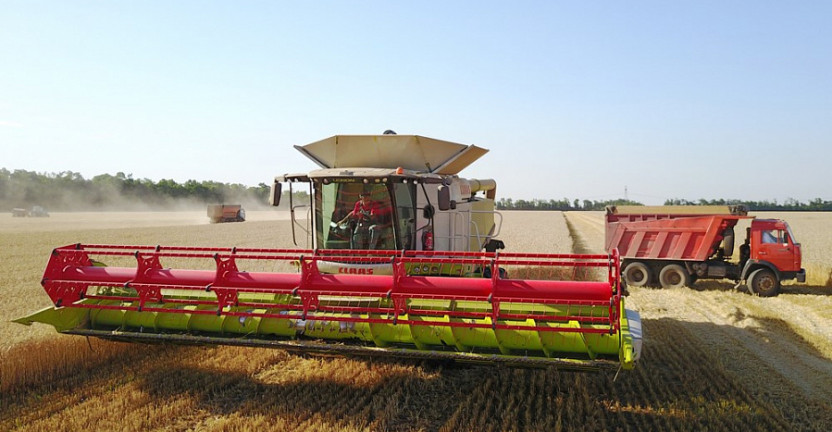 Наличие сельскохозяйственной техники в сельскохозяйственных организациях Краснодарского края и Республики Адыгея на 1 января 2019 года